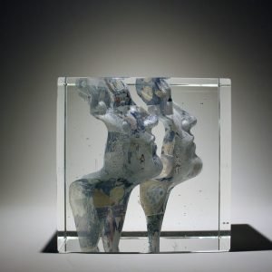 sculpture en verre avec photographie